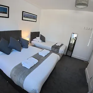3* Bed and breakfast Oakhurst Gatwick